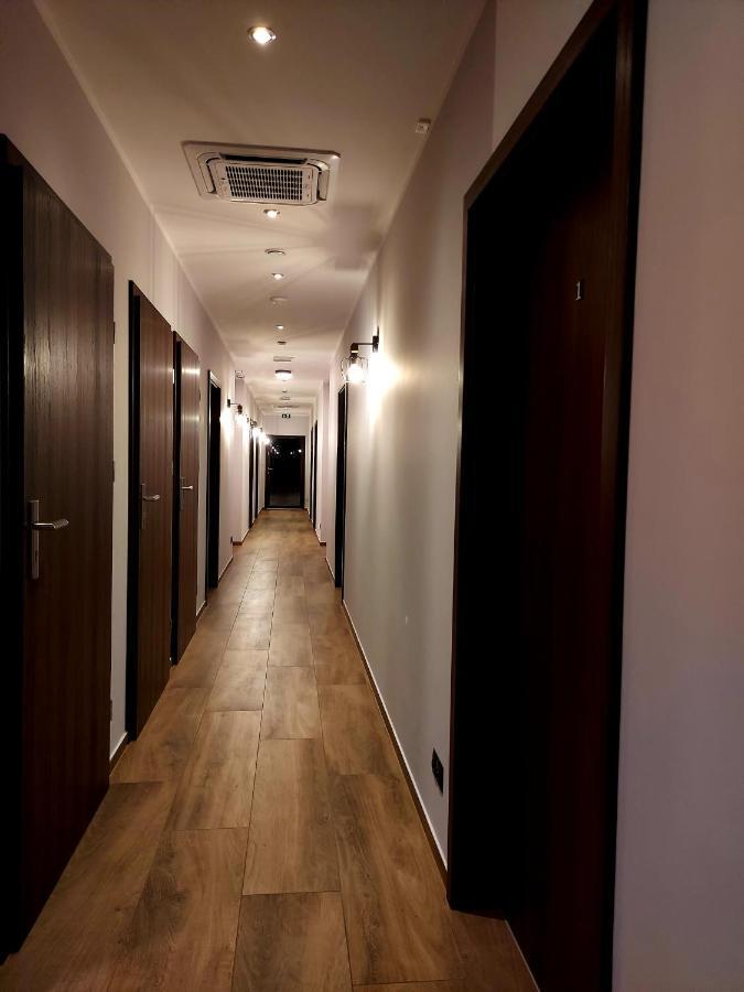 Pensjonat I Restauracja Hubertowka Milicz Ngoại thất bức ảnh